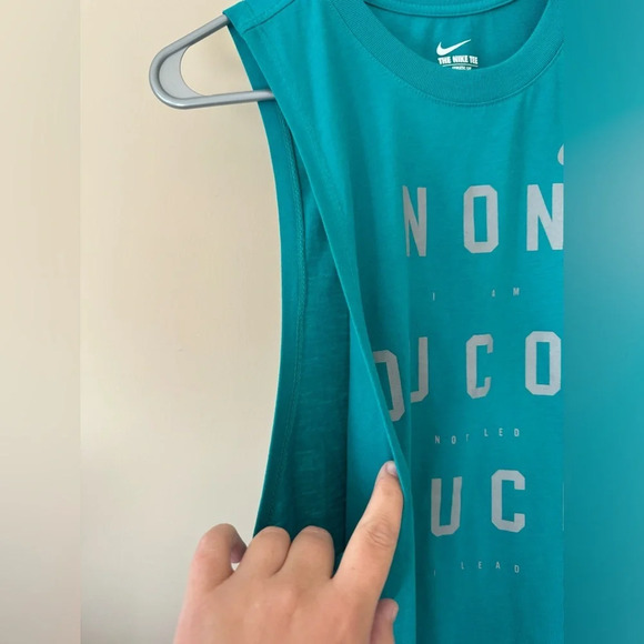 Nike Drifit Woman’s tank - medium - Picture 4 of 5